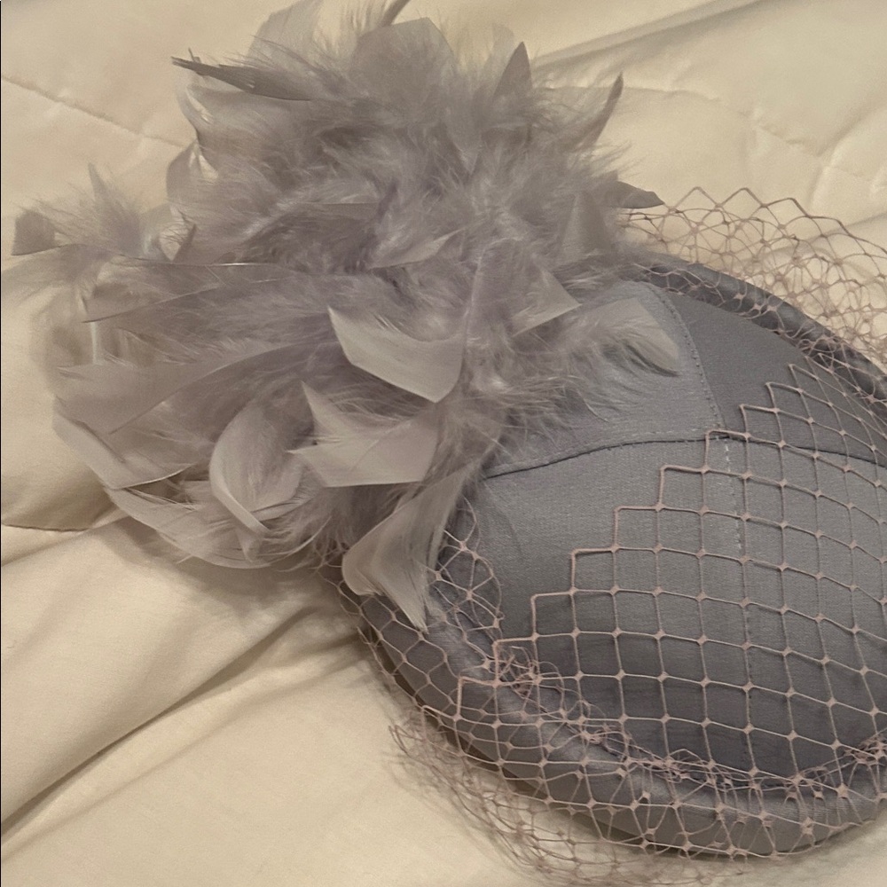 Elegant Gray Feathered Fascinator